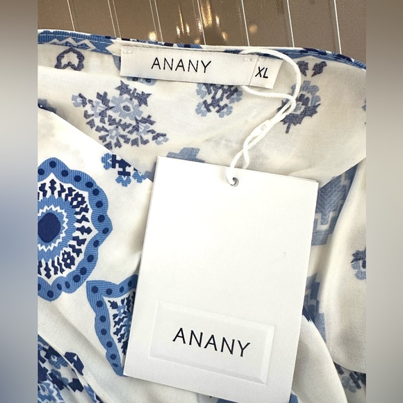 🔥BNWT Butterfly Sleeved Shirred Single Breasted Maxi Dress! - Picture 8 of 9